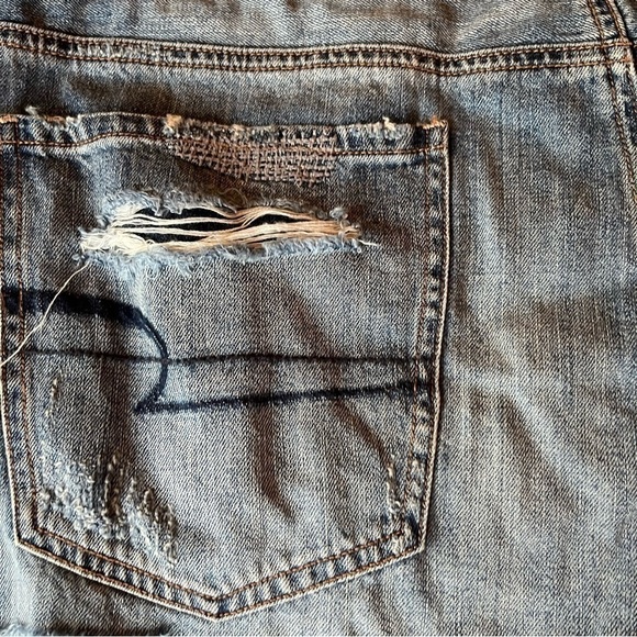 AMERICAN Eagle Outfitters Tom Girl Jean Cut Off Shorts Size 16 NWT - Picture 6 of 9